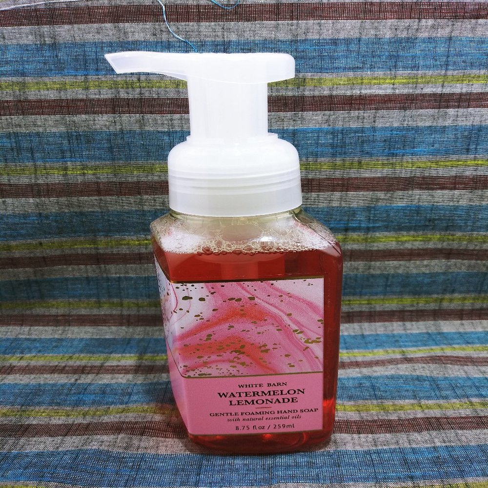 BATH AND BODY WORKS - WHITE BARN - WATERMELON LEMONADE GENTLE FOAMING HAND SOAP